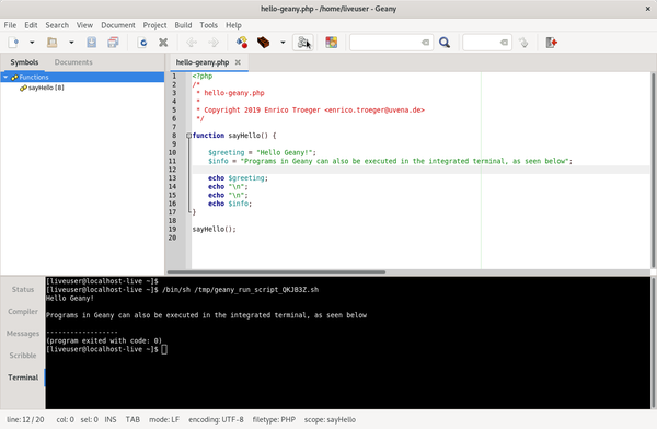 Geany 1.35 on Fedora 30 with a PHP script executed in the bottom terminal (June 15, 2019)